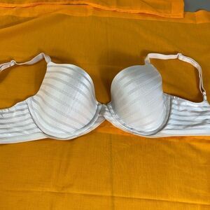 Victoria’s Secret 32DD pale pink push up bra brown